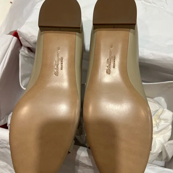 Salvatore Ferragamo Women's Beige Flats with Silver Accents - Picture 4 of 6